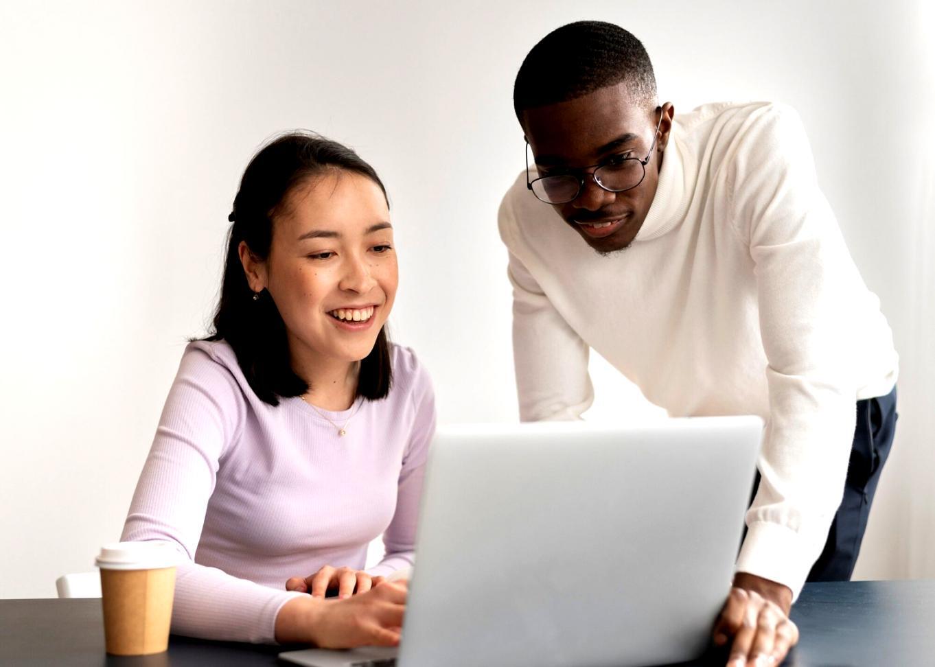 Análisis financiero especializado para sectores creativos